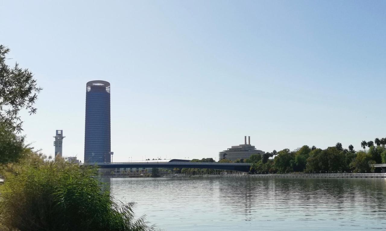 Teodosio Apartment Free Parking & Central Ac Σεβίλλη Εξωτερικό φωτογραφία